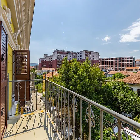 G'juhadol 2br With Free Parking Apartment