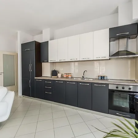 Apartment G'juhadol 2br With Free Parking Shkoder