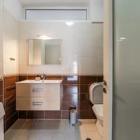 G'juhadol 2br With Free Parking Apartment *