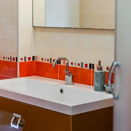 G'juhadol 2br With Free Parking Shkoder